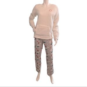 NWT Women 2 Piece Christmas Pajama Set